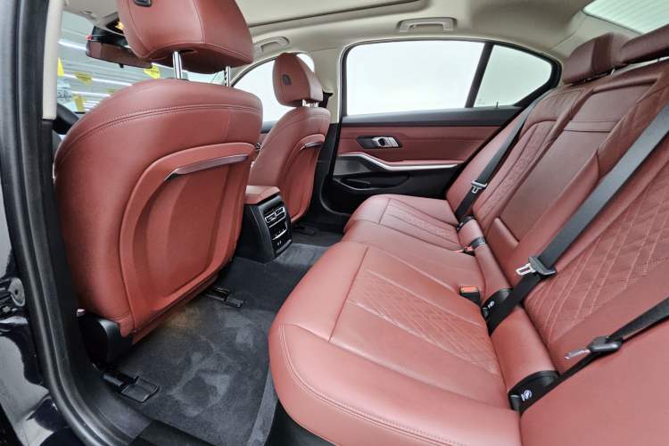 Used BMW i3 2024 eDrive 35 L Interior 3