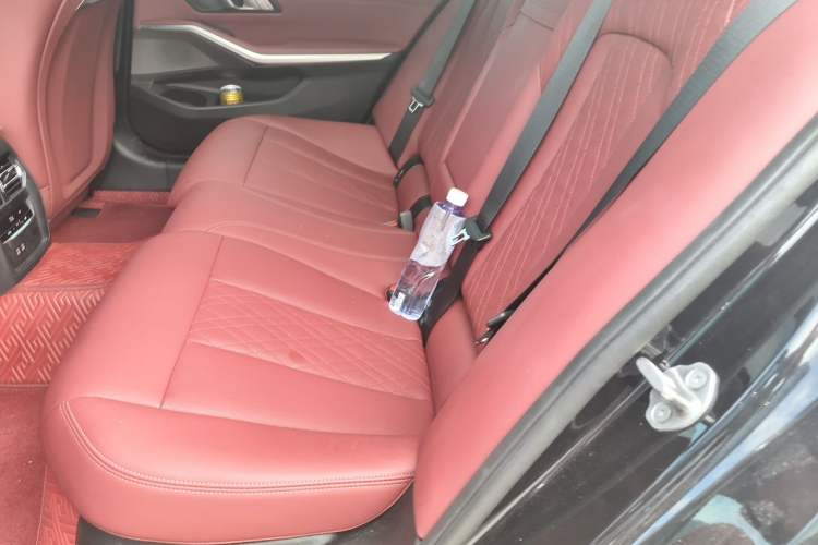 Used BMW i3 2024 eDrive 35 L Interior 4