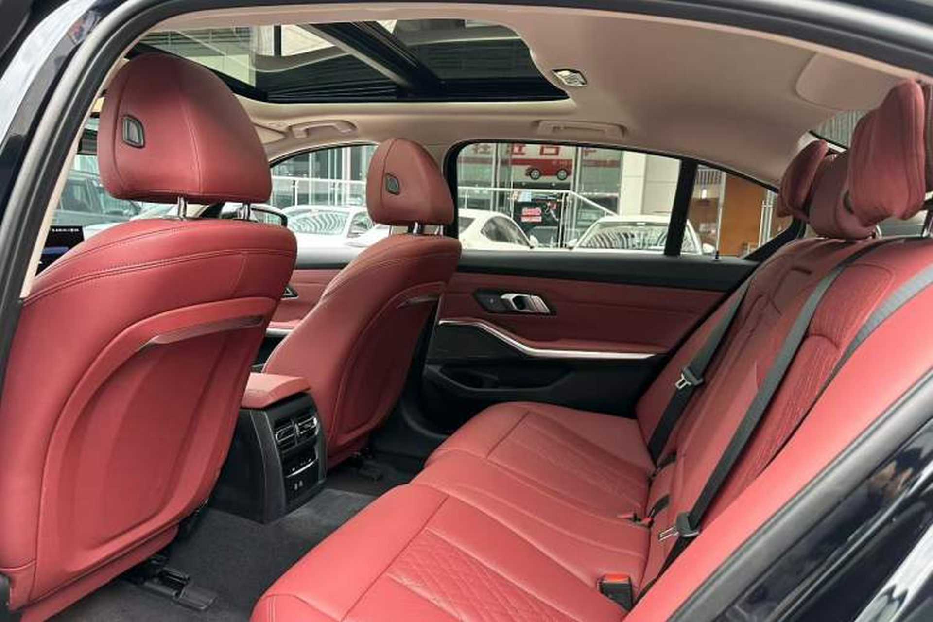 Used BMW i3 2024 eDrive 40 L Midnight Sports Package Interior 4