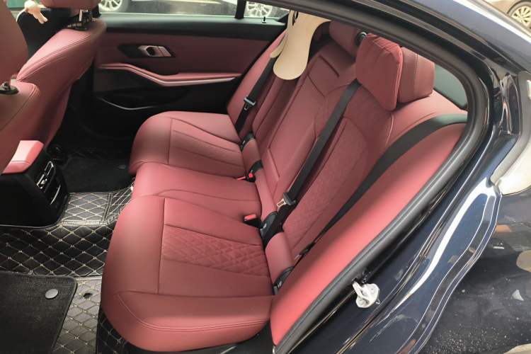 Used BMW i3 2024 eDrive 35 L Interior 4