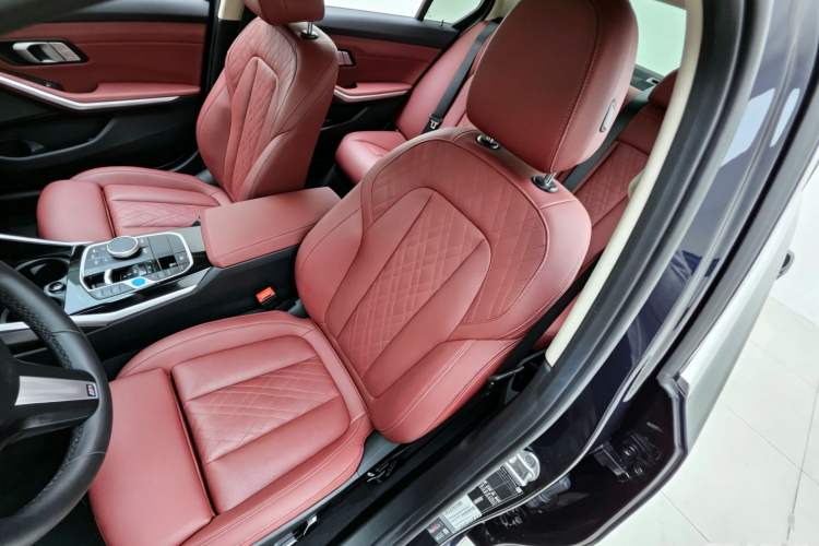 Used BMW i3 2024 eDrive 35 L Interior 4