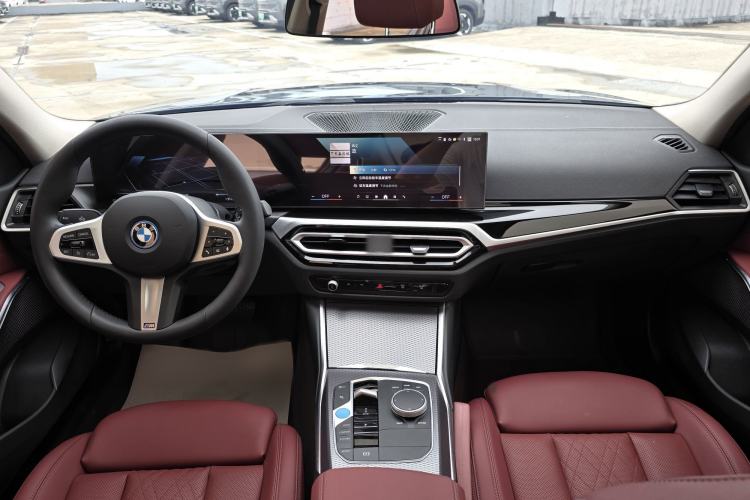 Used BMW i3 2024 eDrive 40 L Midnight Edition Interior 5