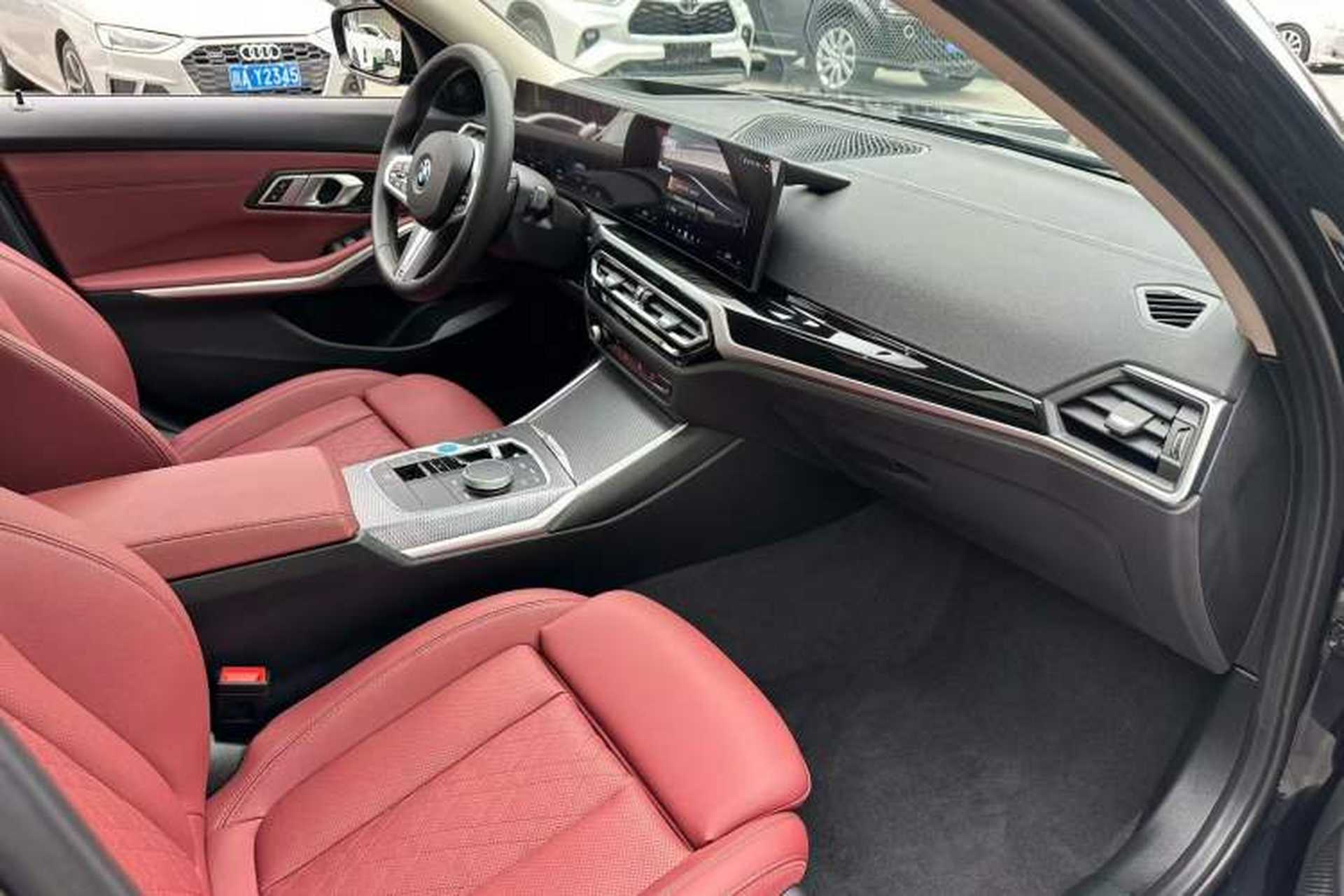 Used BMW i3 2024 eDrive 40 L Midnight Sports Package Interior 5