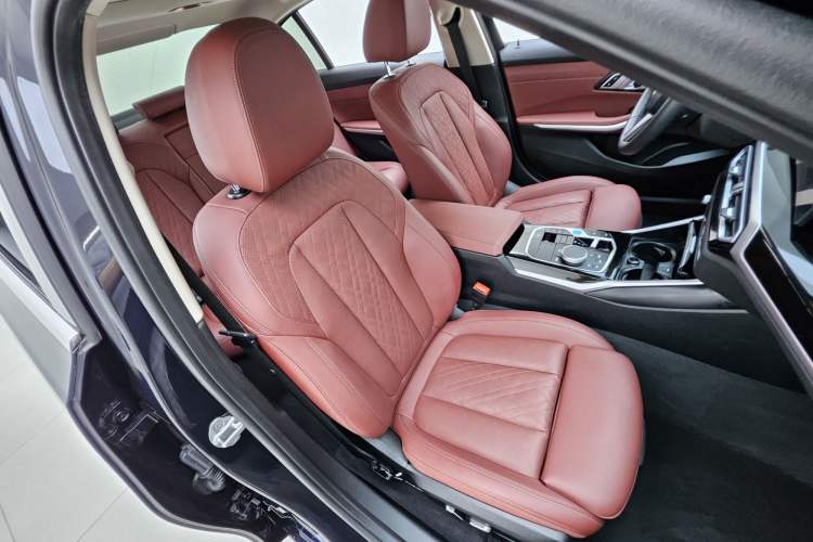 Used BMW i3 2024 eDrive 35 L Interior 5