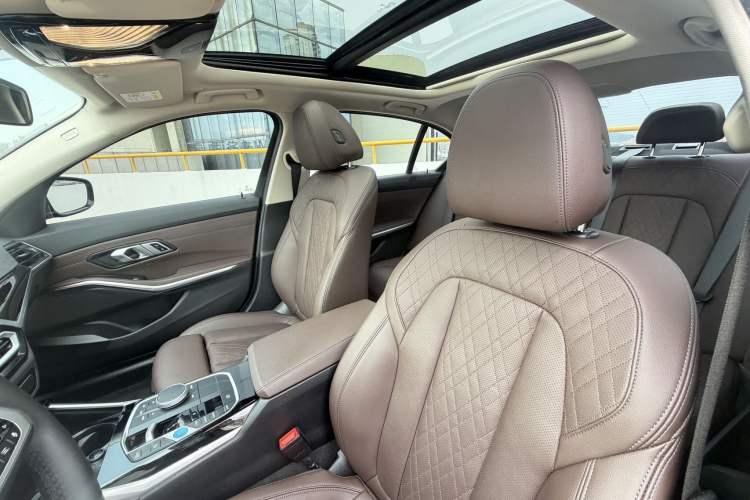 Used BMW i3 2024 eDrive 35 L Interior 7