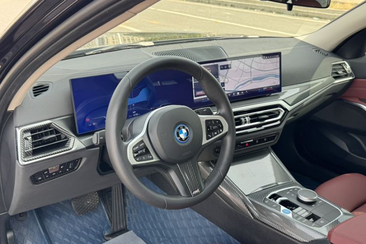 Used BMW i3 2024 eDrive 35 L Interior 8