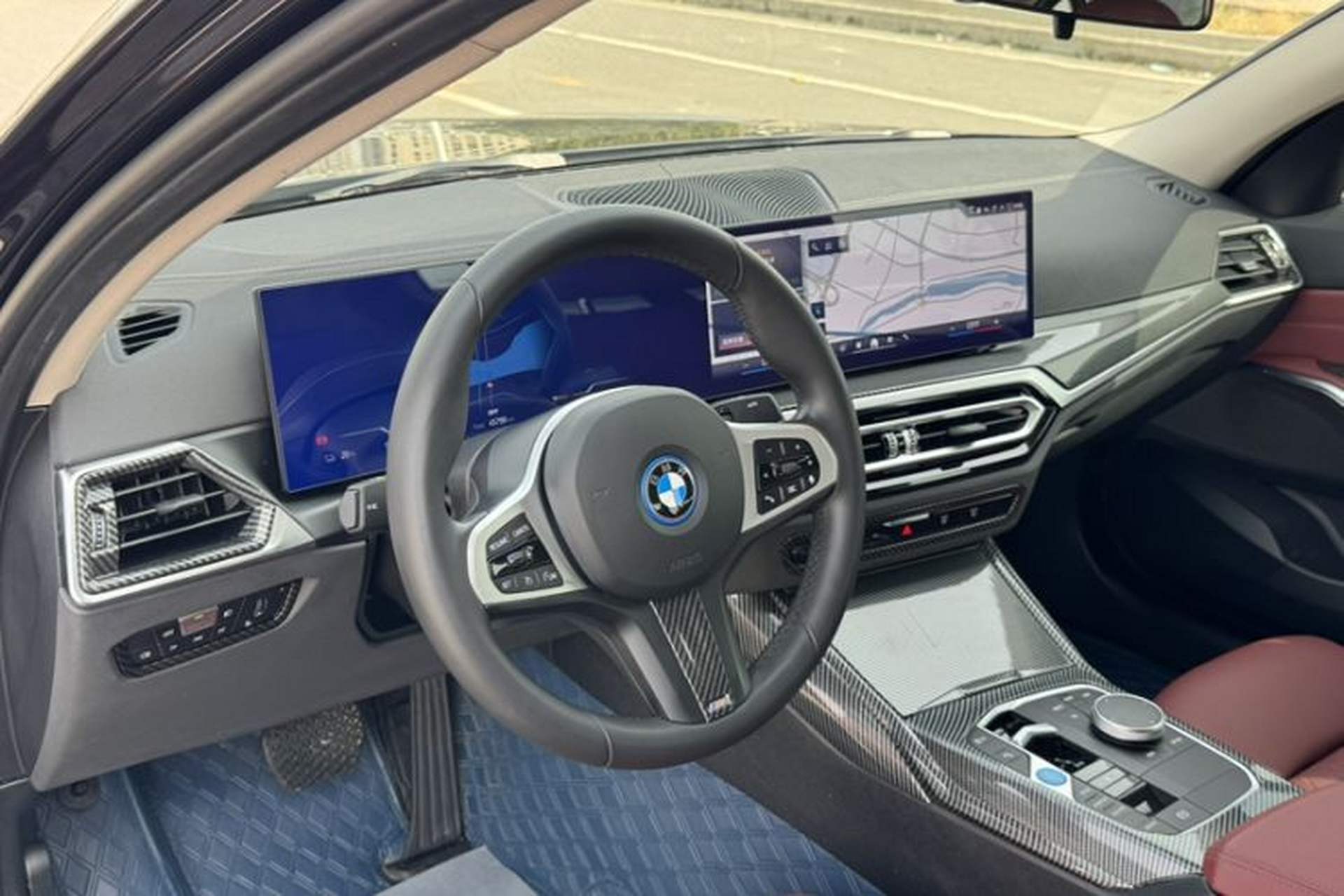 Used BMW i3 2024 eDrive 35 L Interior 8