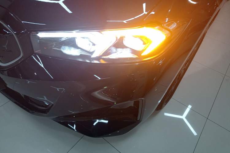 Used BMW i3 2024 eDrive 40 L Midnight Edition Left Front Headlight