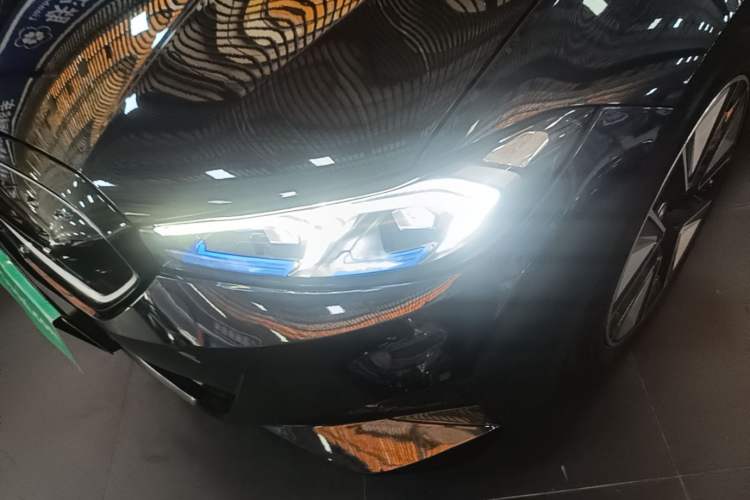 Used BMW i3 2024 eDrive 40 L Midnight Sports Package Left Front Headlight