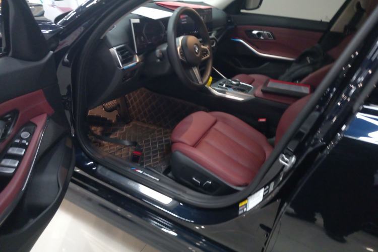 Used BMW i3 2024 eDrive 40 L Midnight Edition Left Front Seat