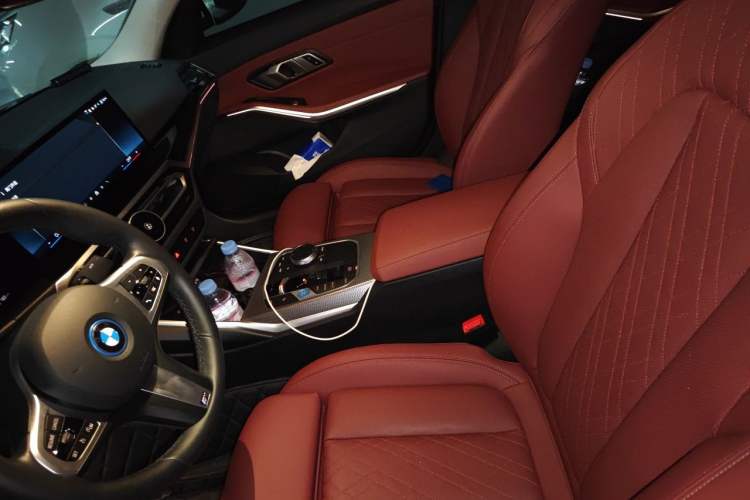 Used BMW i3 2024 eDrive 40 L Midnight Edition Left Front Seat