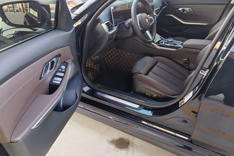 Used BMW i3 2024 eDrive 35 L Left Front Seat