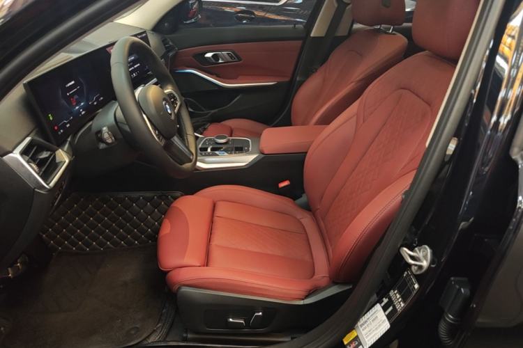 Used BMW i3 2024 eDrive 40 L Midnight Sports Package Left Front Seat