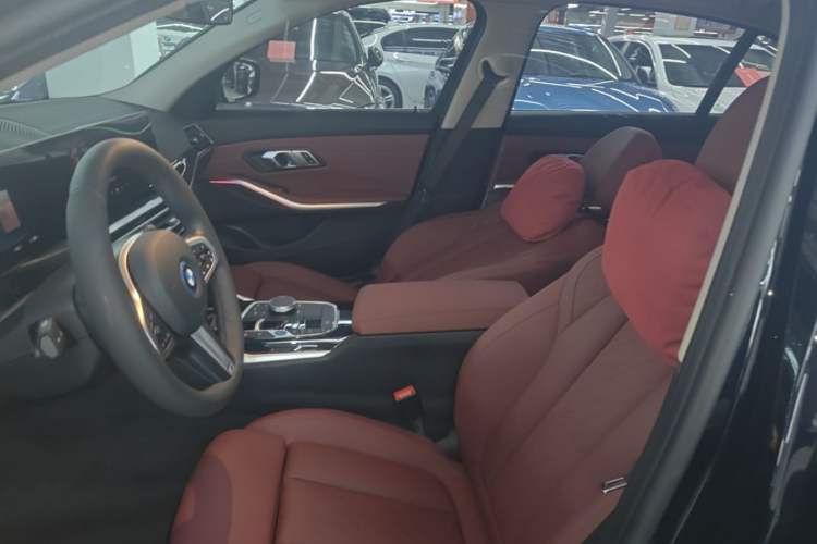 Used BMW i3 2024 eDrive 35 L Left Front Seat