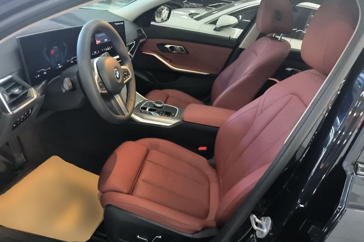 Used BMW i3 2024 eDrive 40 L Midnight Edition Left Front Seat