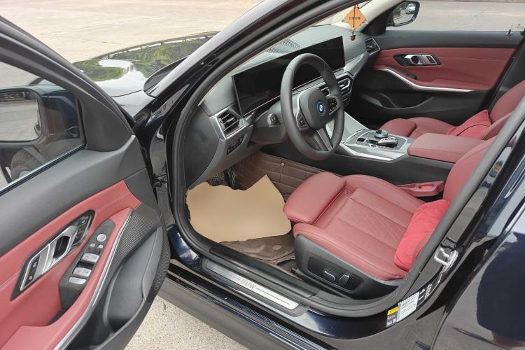 Used BMW i3 2024 eDrive 35 L Left Front Seat