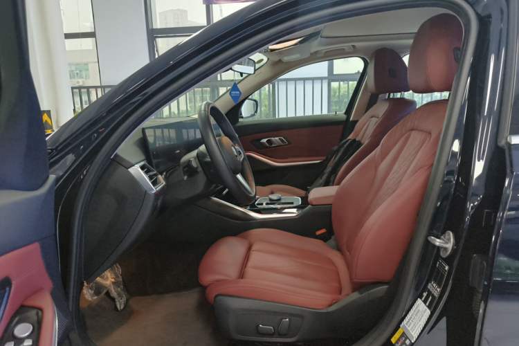 Used BMW i3 2024 eDrive 35 L Left Front Seat