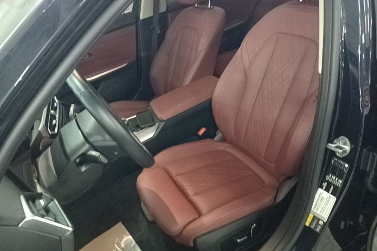 Used BMW i3 2024 eDrive 40 L Midnight Edition Left Front Seat