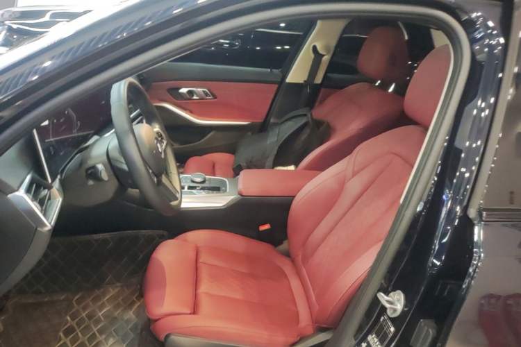 Used BMW i3 2024 eDrive 40 L Midnight Edition Left Front Seat