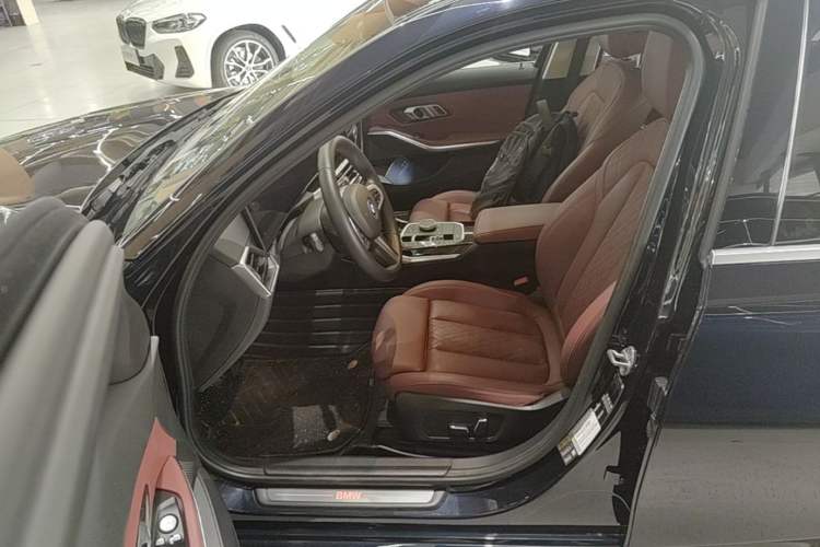 Used BMW i3 2024 eDrive 35 L Left Front Seat