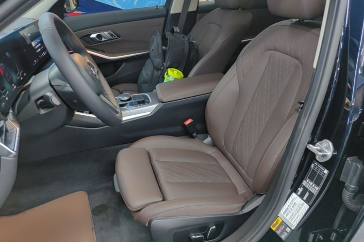 Used BMW i3 2024 eDrive 40 L Midnight Edition Left Front Seat