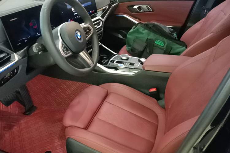 Used BMW i3 2024 eDrive 35 L Left Front Seat