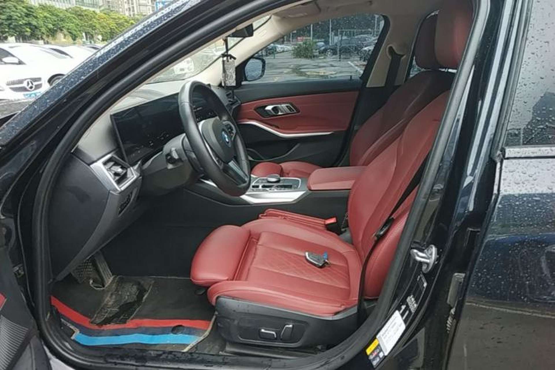Used BMW i3 2024 eDrive 40 L Midnight Edition Left Front Seat