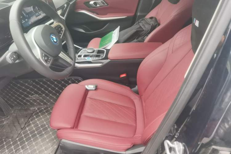 Used BMW i3 2024 eDrive 35 L Left Front Seat