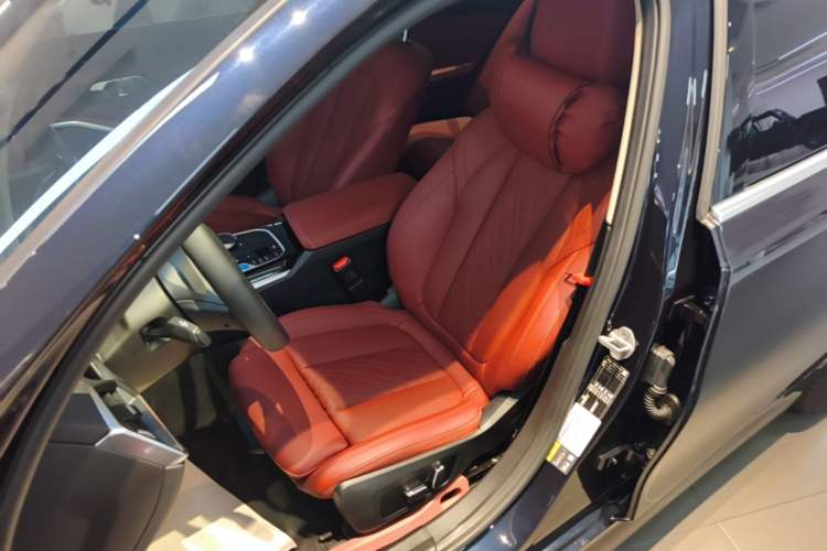 Used BMW i3 2024 eDrive 35 L Left Front Seat