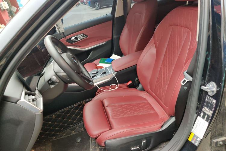 Used BMW i3 2024 eDrive 40 L Midnight Edition Left Front Seat