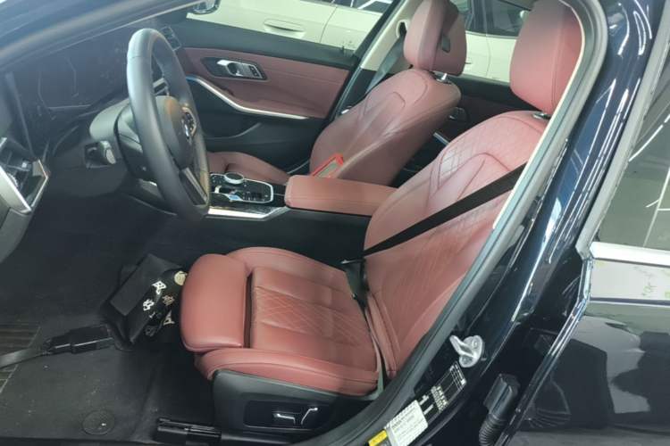Used BMW i3 2024 eDrive 35 L Left Front Seat
