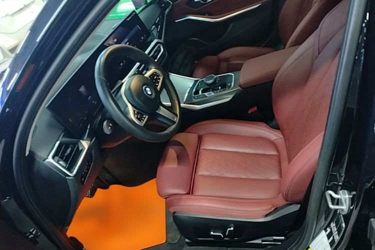 Used BMW i3 2024 eDrive 40 L Midnight Edition Left Front Seat