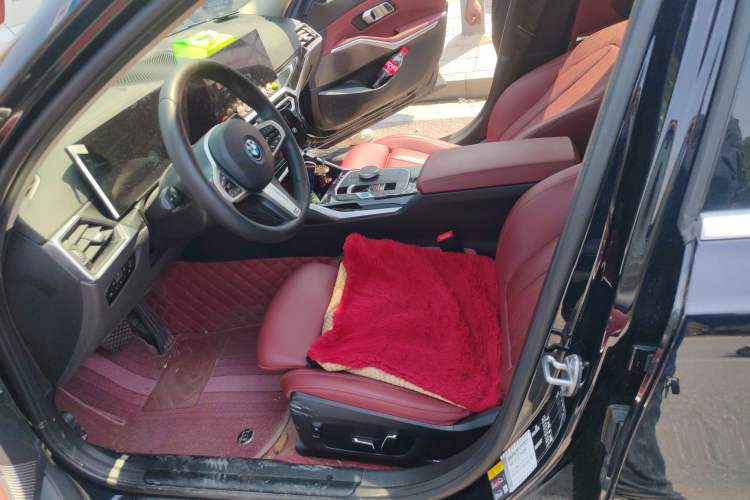 Used BMW i3 2024 eDrive 35 L Left Front Seat