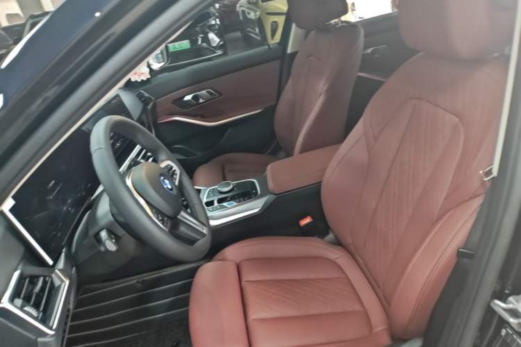 Used BMW i3 2024 eDrive 40 L Midnight Edition Left Front Seat