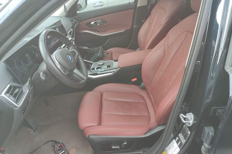 Used BMW i3 2024 eDrive 35 L Left Front Seat