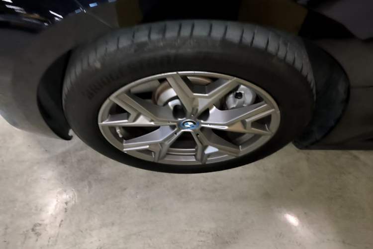 Used BMW i3 2024 eDrive 35 L Left Front Wheel Hub