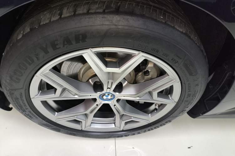 Used BMW i3 2024 eDrive 35 L Left Front Wheel Hub