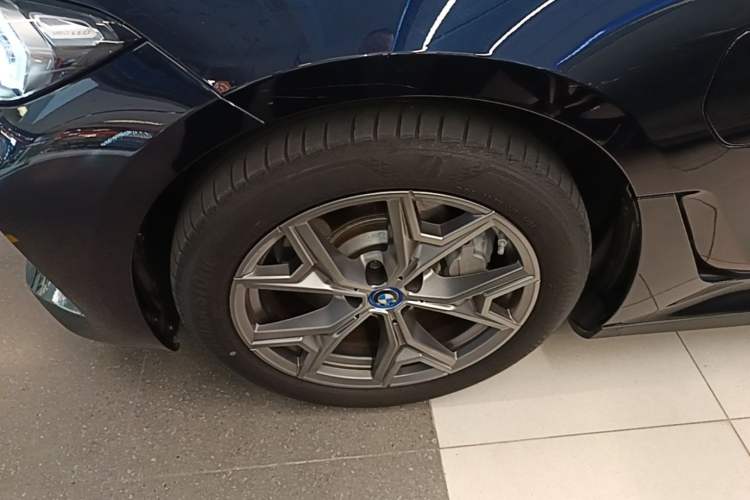 Used BMW i3 2024 eDrive 35 L Left Front Wheel Hub