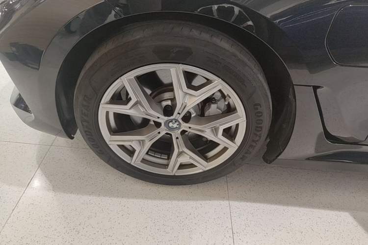 Used BMW i3 2024 eDrive 35 L Left Front Wheel Hub