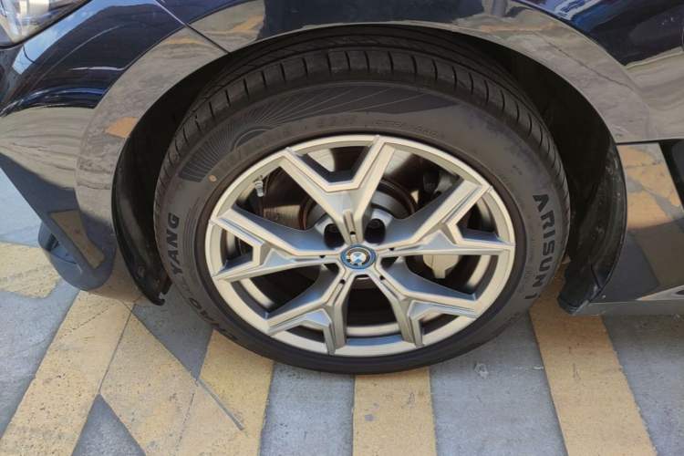Used BMW i3 2024 eDrive 35 L Left Front Wheel Hub