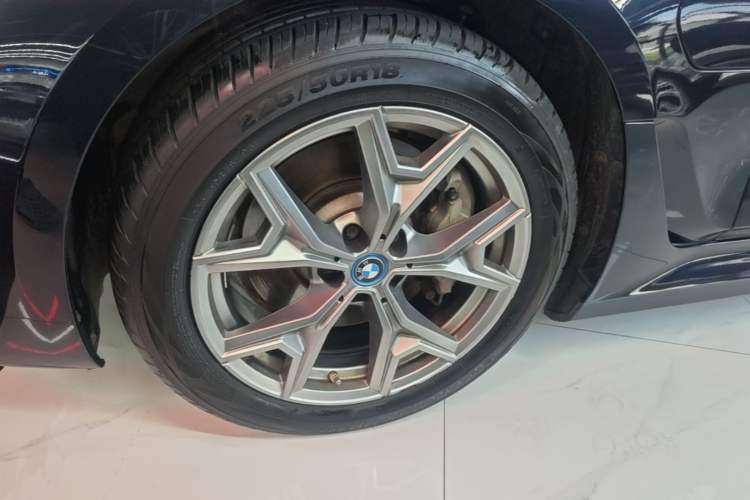Used BMW i3 2024 eDrive 35 L Left Front Wheel Hub