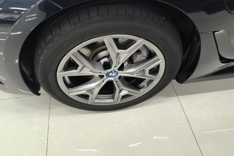 Used BMW i3 2024 eDrive 35 L Left Front Wheel Hub