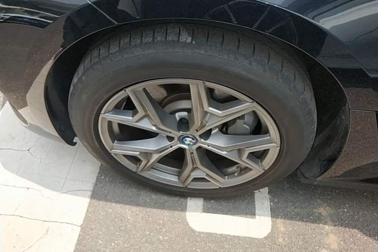 Used BMW i3 2024 eDrive 35 L Left Front Wheel Hub
