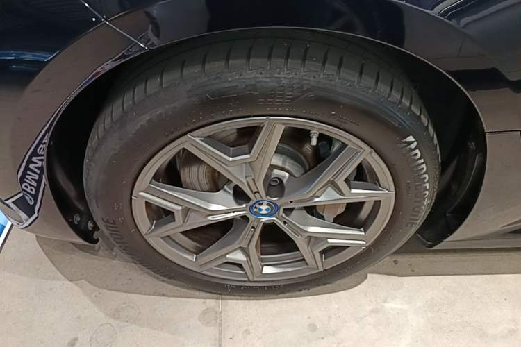 Used BMW i3 2024 eDrive 35 L Left Front Wheel Hub