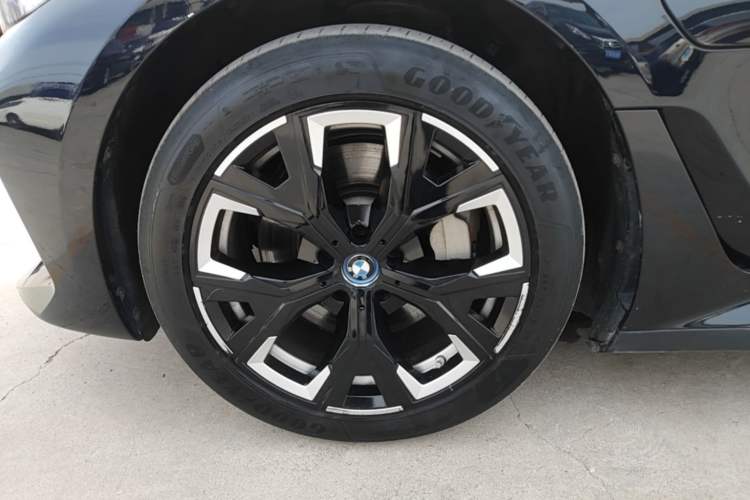 Used BMW i3 2024 eDrive 35 L Left Front Wheel Hub