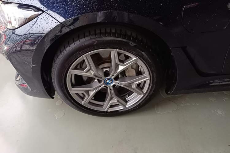 Used BMW i3 2024 eDrive 35 L Left Front Wheel Hub
