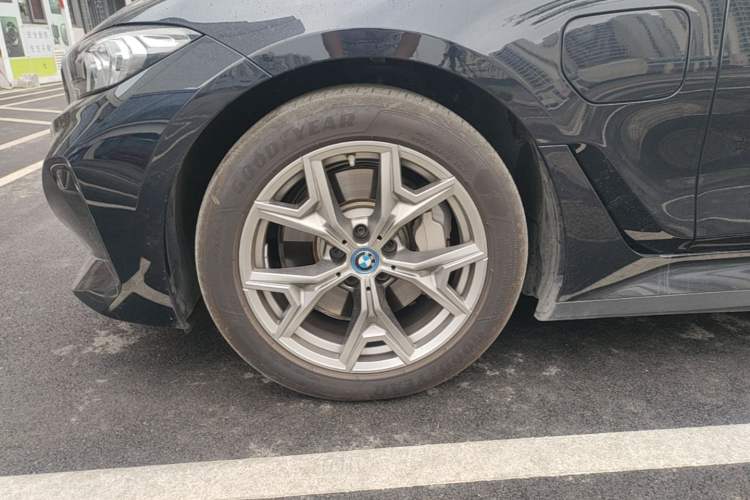 Used BMW i3 2024 eDrive 35 L Left Front Wheel Hub