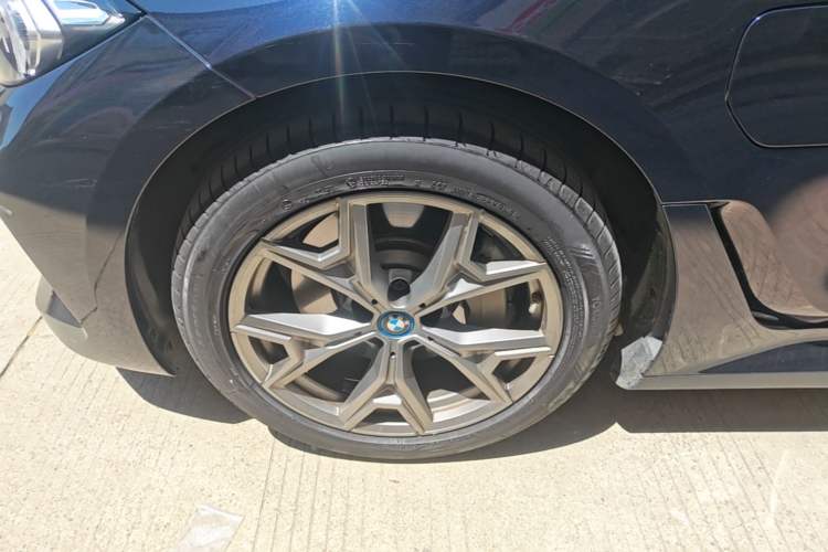 Used BMW i3 2024 eDrive 35 L Left Front Wheel Hub