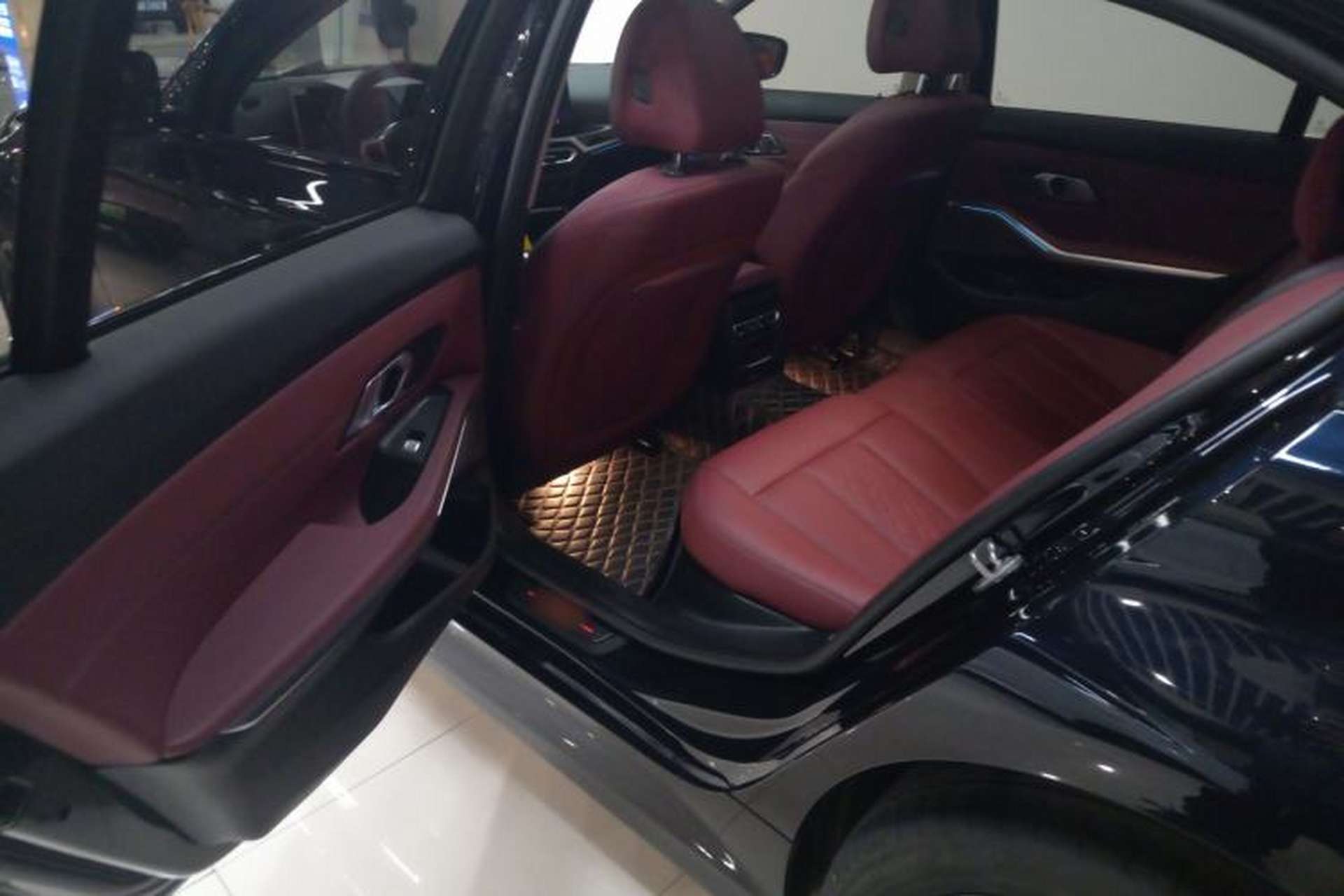 Used BMW i3 2024 eDrive 40 L Midnight Edition Left Rear Seat