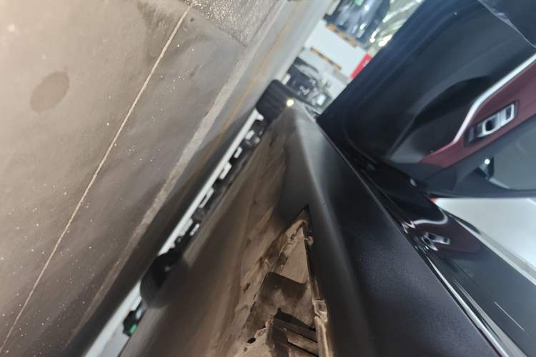 Used BMW i3 2024 eDrive 35 L Left Side Sill